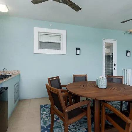Villa Bonita Paddle Manor Retreat W/ Outdoor Kitchen